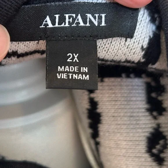 Womans blazer top. Black and white size 2xl. - Picture 4 of 4